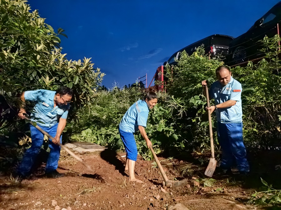 蜀交中油公司荊坪加油站防汛減災工作紀實2.jpg